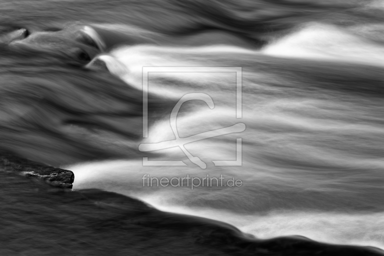 Bild-Nr.: 12186832 Wasserbewegung eines Baches in Detailansicht erstellt von lichtjahr21