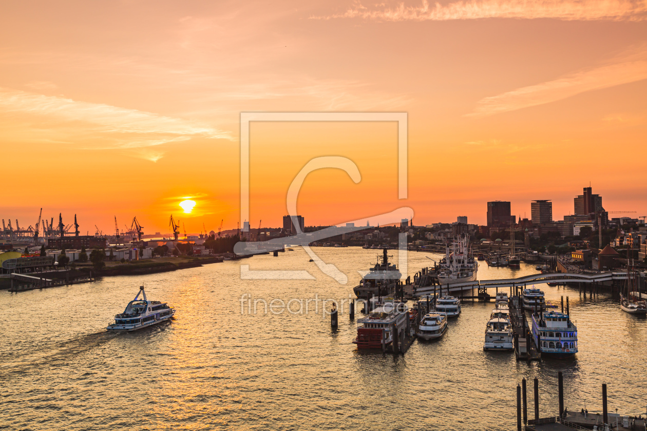 Bild-Nr.: 12291940 sunset in the port of hamburg erstellt von Ursula Reins