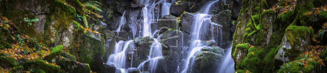 Bild-Nr.: 12302142 Wasserfall im Wald erstellt von luxpediation