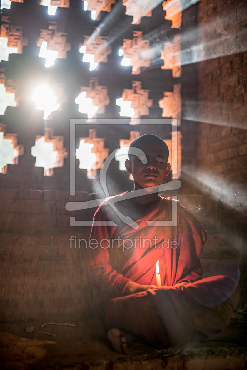 Bild-Nr.: 12353461 Buddhistischer Mönch bei der Meditation erstellt von eyetronic
