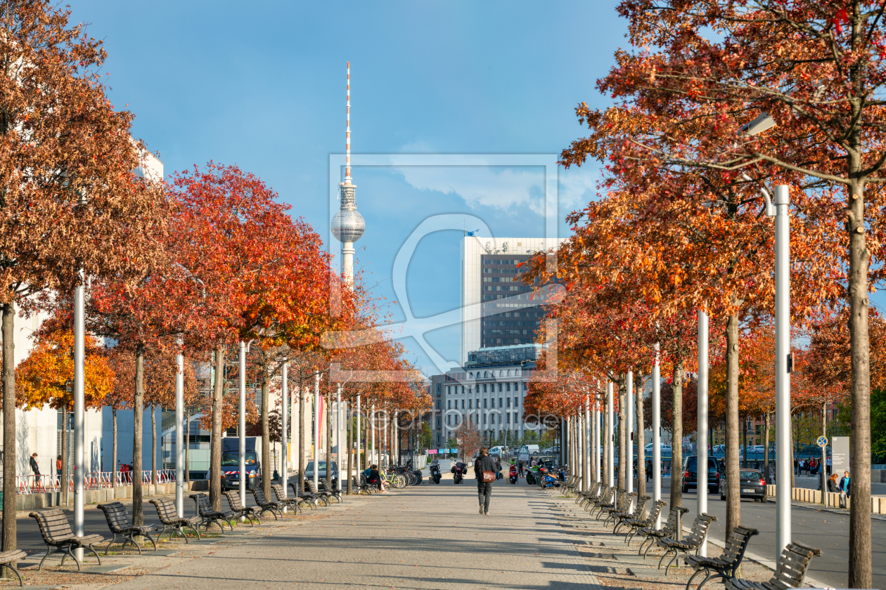 Bild-Nr.: 12358350 Paul Löbe Allee mit Fernsehturm im Herbst erstellt von eyetronic