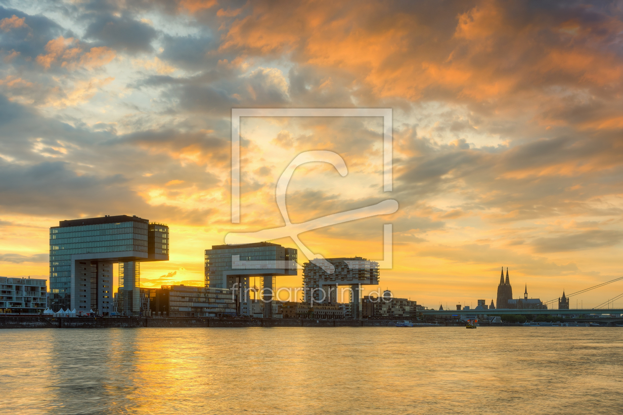 Bild-Nr.: 12372558 Der Himmel brennt über Köln erstellt von Michael Valjak