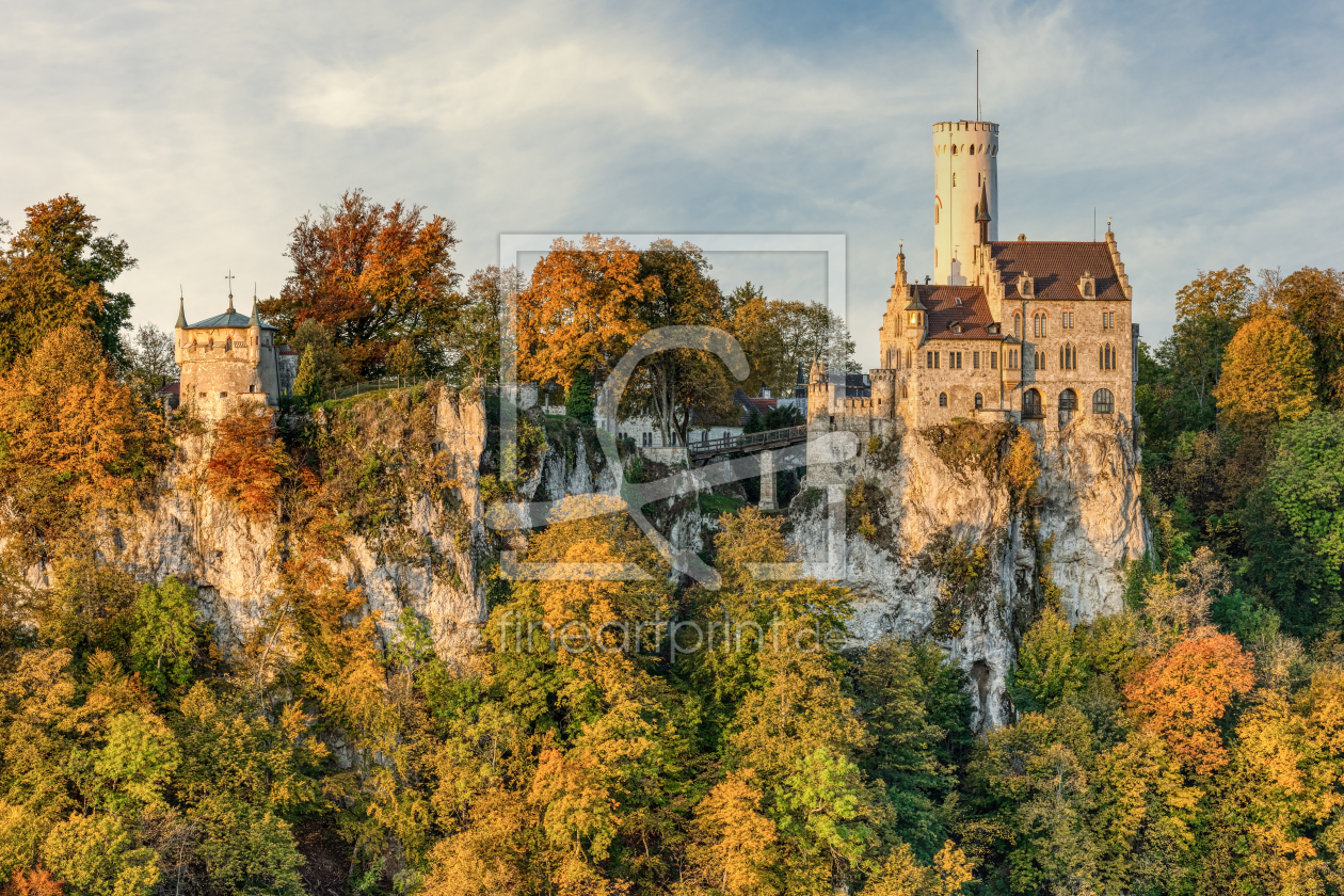 Bild-Nr.: 12391924 Schloss Lichtenstein im Herbst erstellt von Michael Valjak