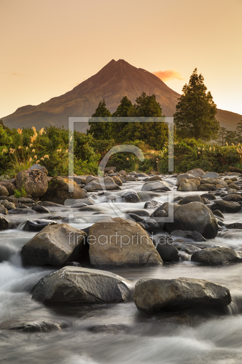 Bild-Nr.: 12418232 Mount Taranaki bei Sonnenuntergang in Neuseeland erstellt von KundenNr-360966
