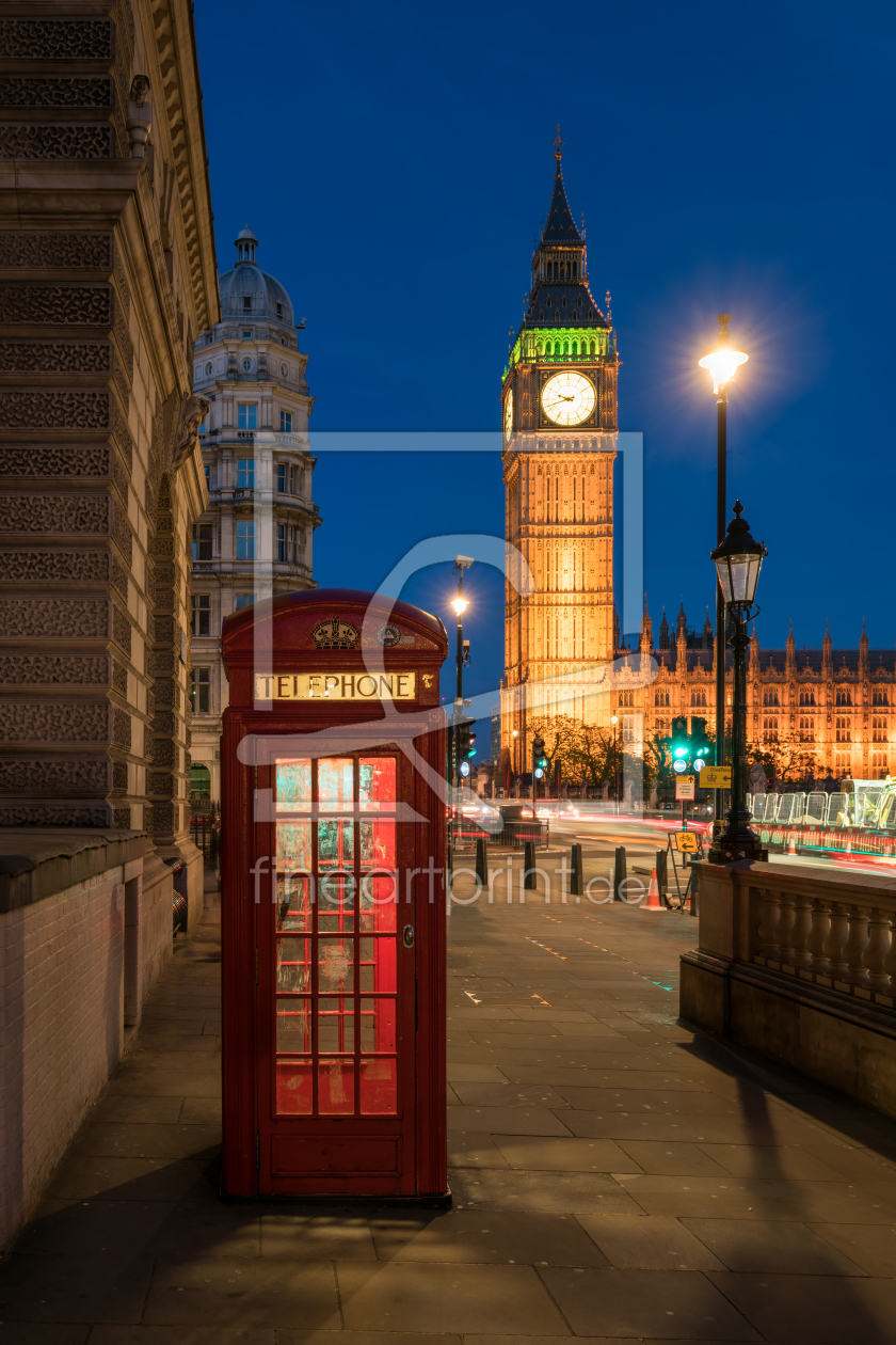 Bild-Nr.: 12432696 Rote Telefonzelle und Big Ben in London erstellt von eyetronic