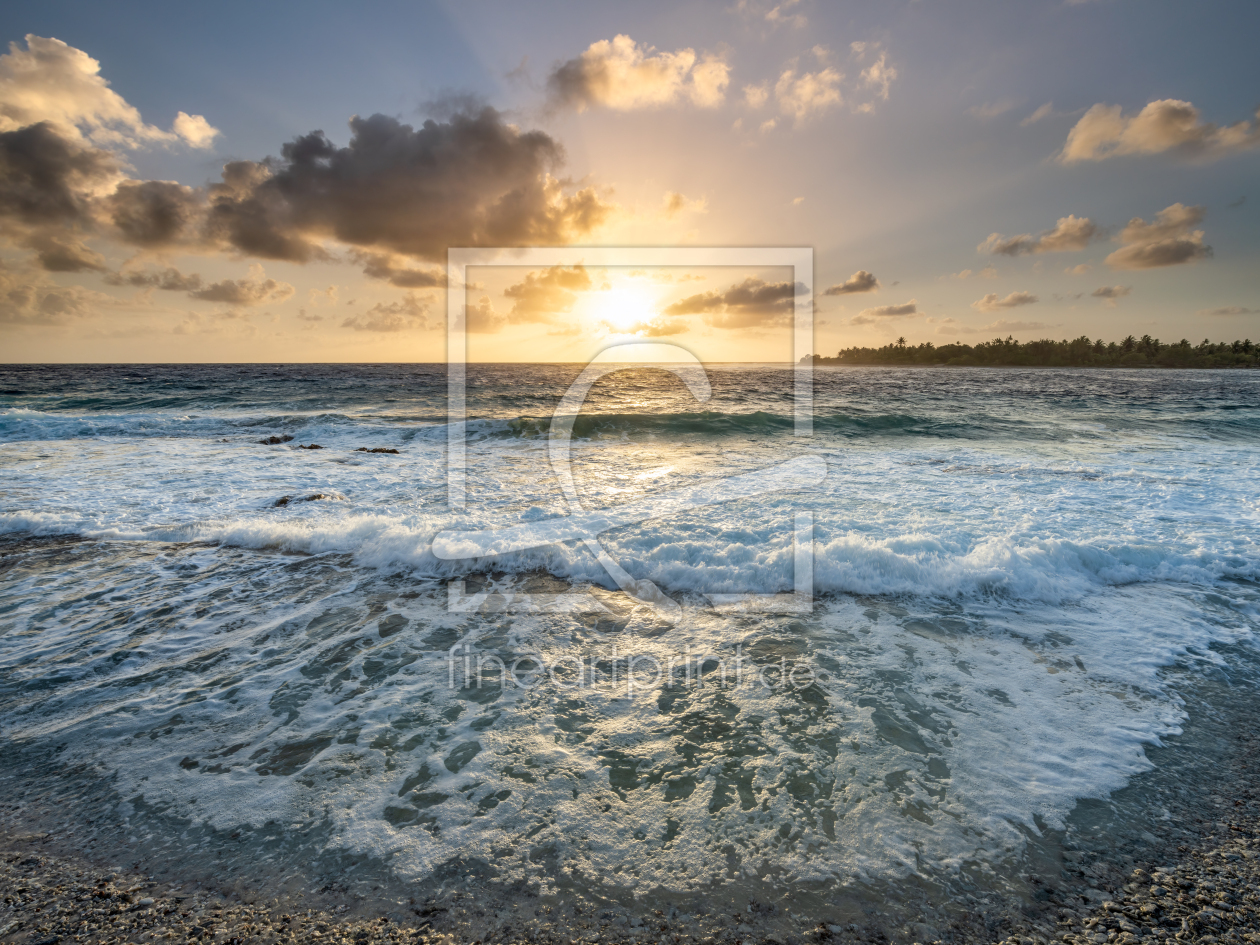 Bild-Nr.: 12455333 Dramatischer Sonnenuntergang am Strand erstellt von eyetronic