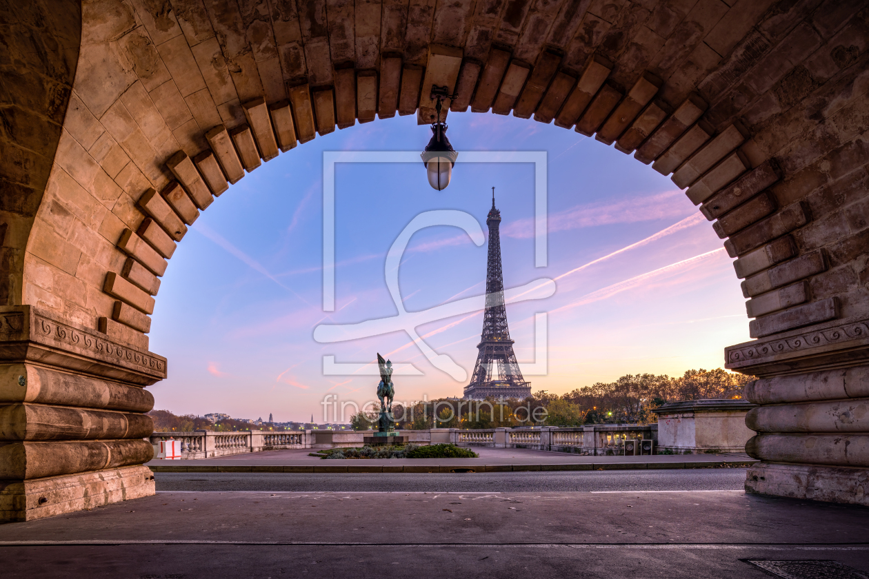 Bild-Nr.: 12505054 Pont de Bir-Hakeim und Eiffelturm in Paris erstellt von eyetronic