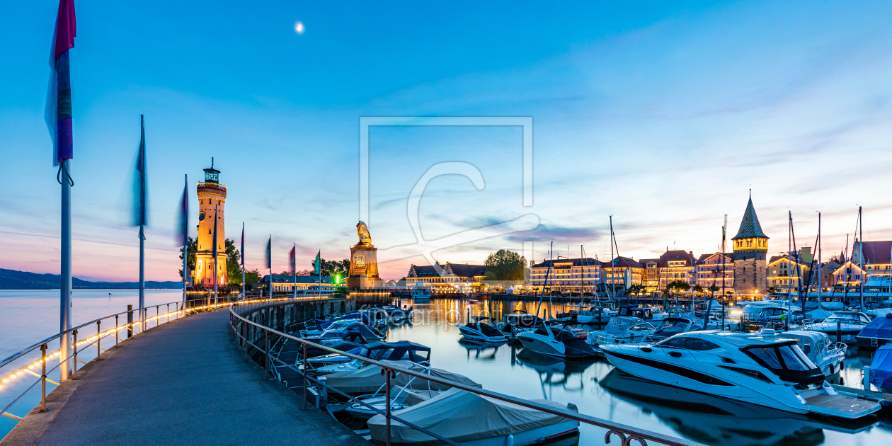 Bild-Nr.: 12587660 Hafen mit dem Leuchtturm in Lindau am Bodensee erstellt von dieterich