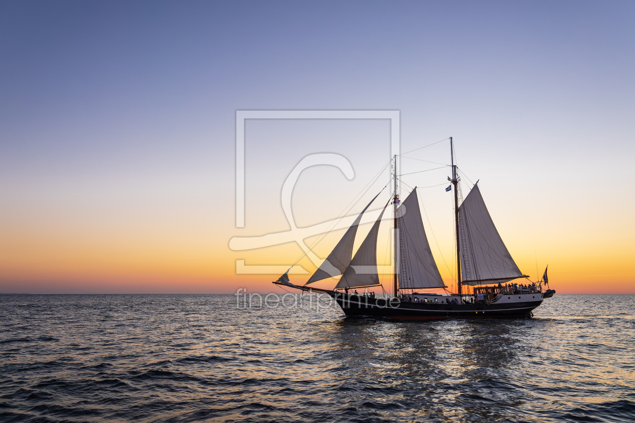 Bild-Nr.: 12623982 Segelschiff im Sonnenuntergang auf der Hanse Sail  erstellt von Rico KÃ¶dder