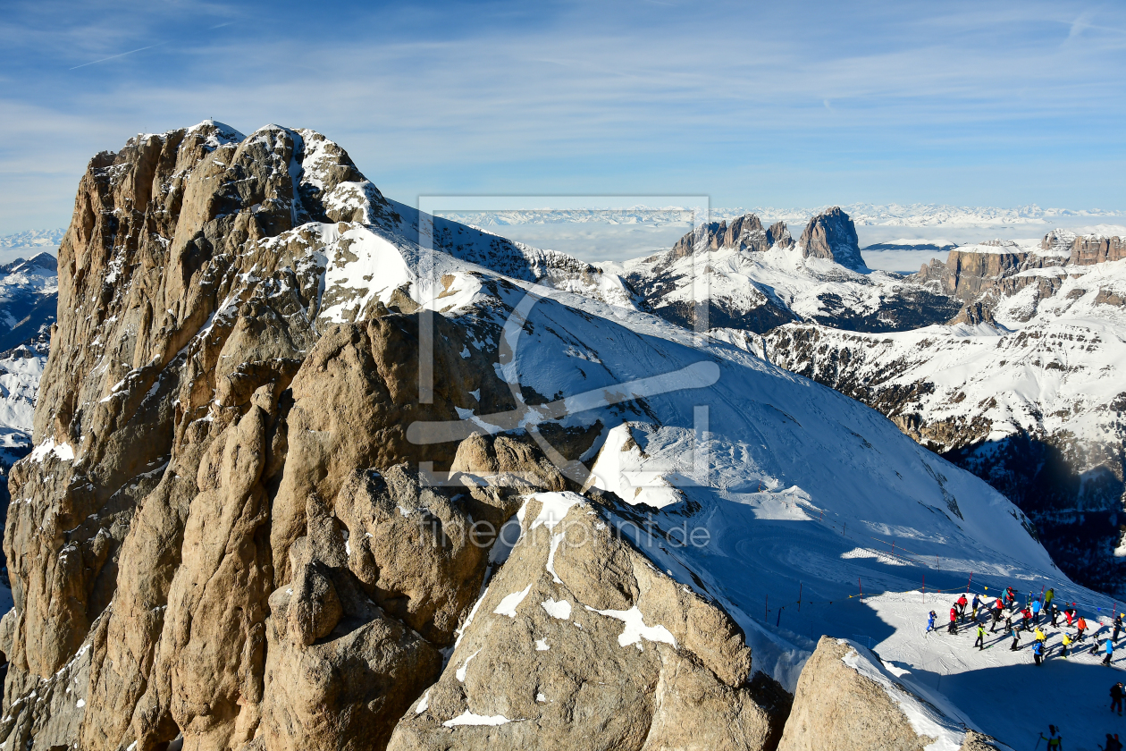 Bild-Nr.: 12687532 Start zur Skiabfahrt von der Marmolada erstellt von Bettina Schnittert
