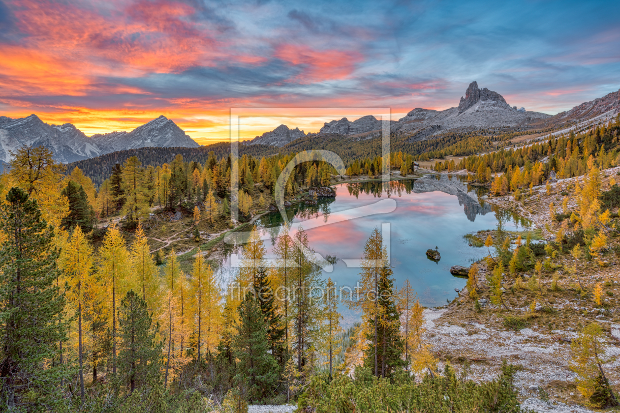 Bild-Nr.: 12705834 Lago Federa in den Dolomiten im Herbst erstellt von Michael Valjak