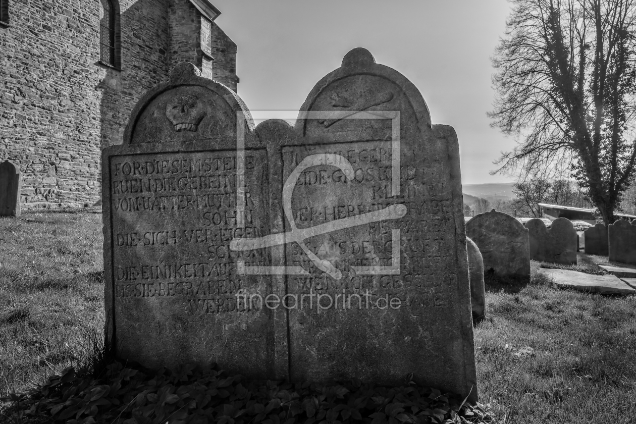 Bild-Nr.: 12727164 Grabsteine auf einem Friedhof aus dem Mittelalter erstellt von volker heide