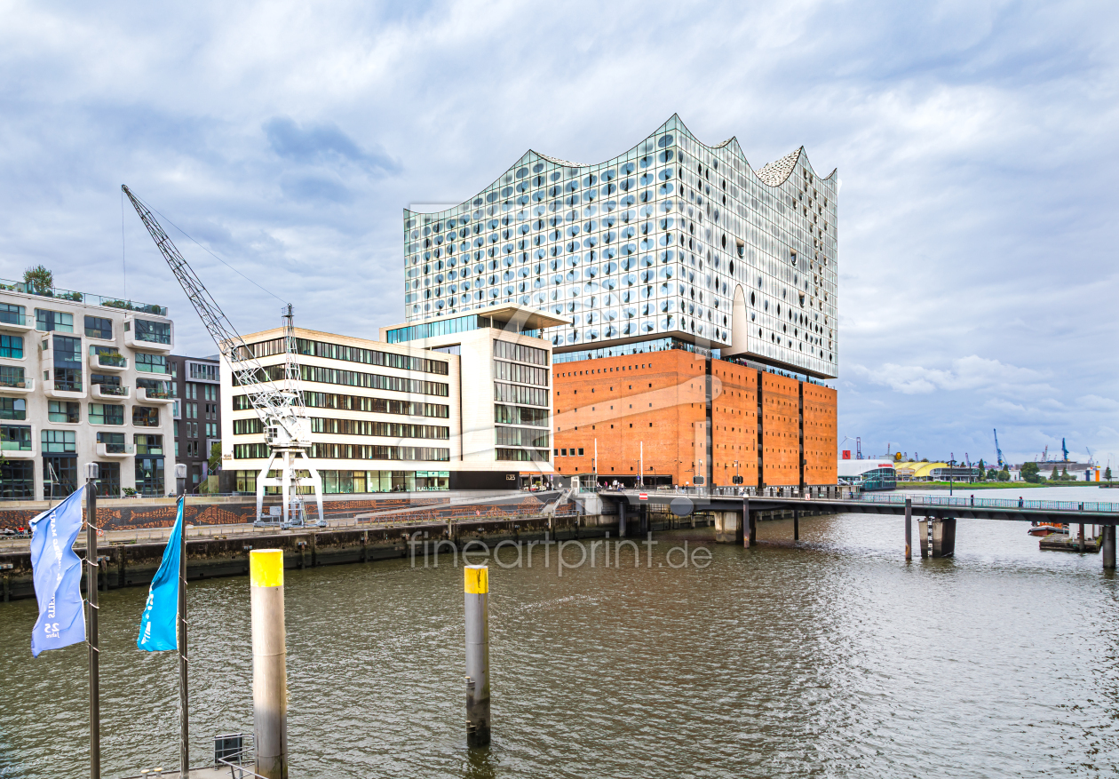 Bild-Nr.: 12968294 Durchblick zur Elbphilharmonie  erstellt von Ursula Reins