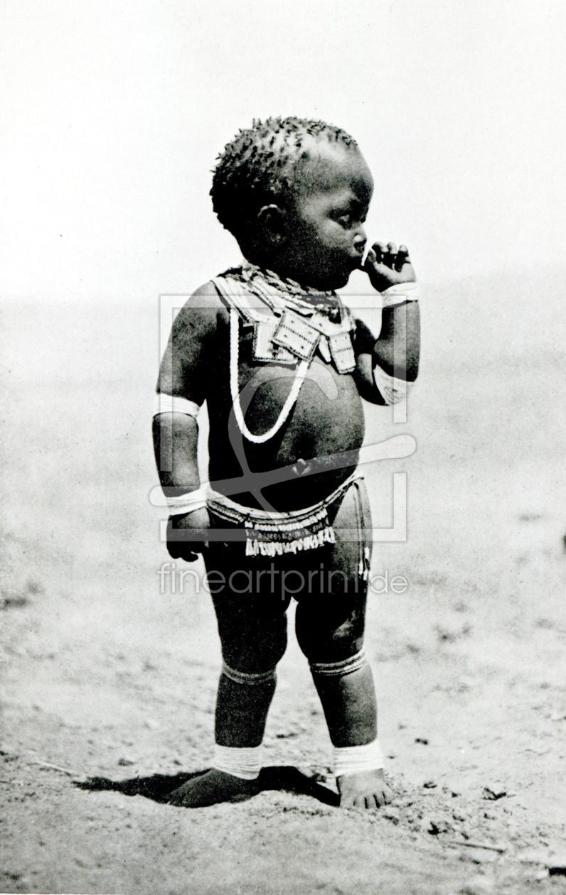 Bild-Nr.: 31001892 Zulu Girl Sucking First Finger erstellt von Unbekannte Fotografen