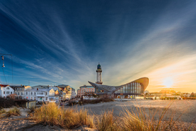 Warnemünde Leuchtturm und Teepott/12368434