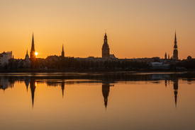 Sonnenaufgang an der Daugava in Riga/12821462