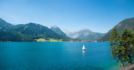 einsames Boot am Achensee/12844719