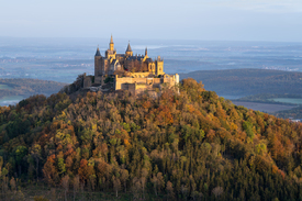 Burg Hohenzollern im Herbst/12851850