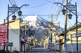 Shimoyoshida Honcho Straße mit Fuji/12899253