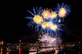 Kölner Lichter - Skyline Feuerwerk/12908054