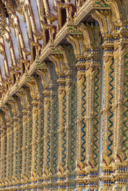 Goldene Flammen der Rattanakosin-Kunst/12921533