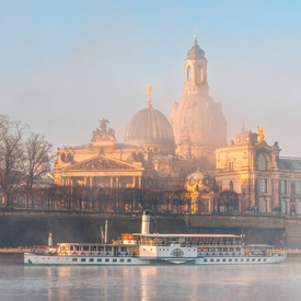 Dresdner Frauenkirche im Nebel zum Sonnenaufgang/12924912