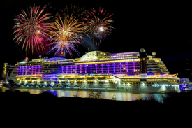 AIDAperla in Hamburg zum Hafengeburtstag/12958478