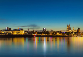 Köln bei Nacht - Skyline blaue Stunde/12971786